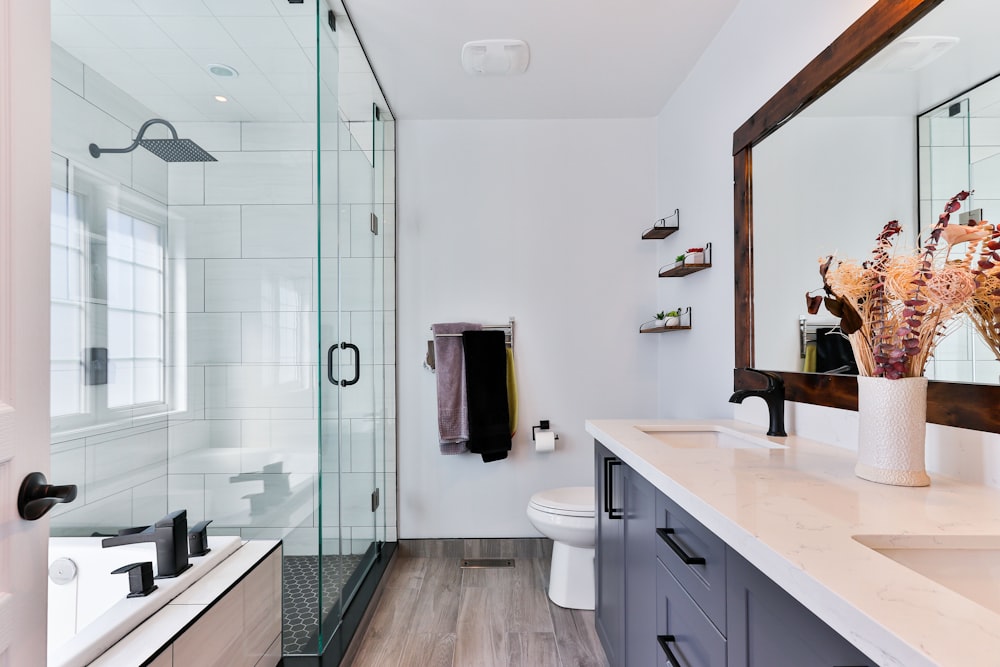 A sparkling bathroom after an end of tenancy clean